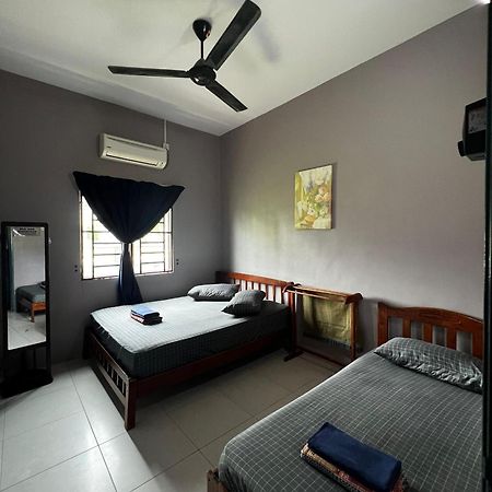 Taiping Homestay Husna Afina Exteriör bild