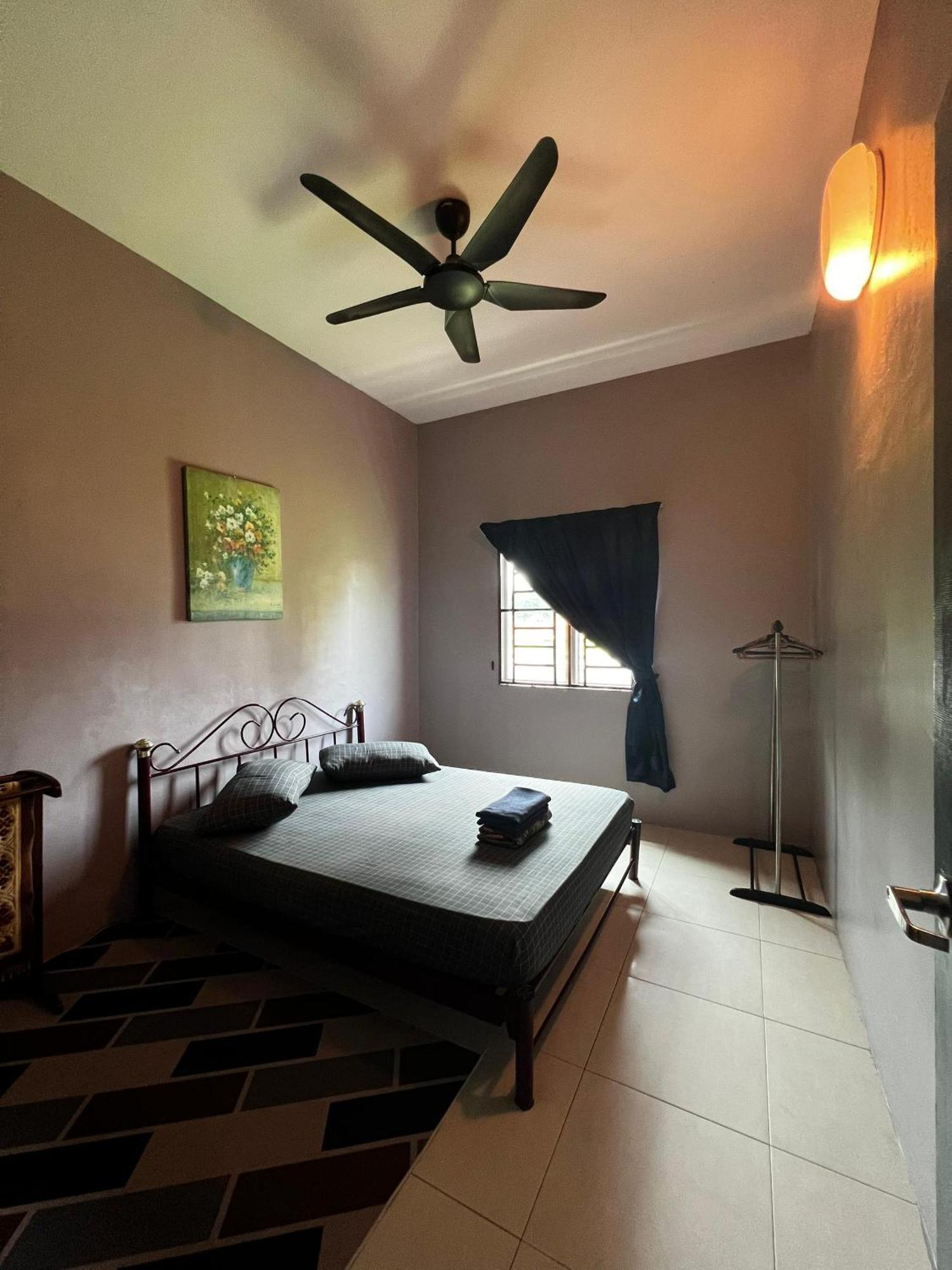 Taiping Homestay Husna Afina Exteriör bild