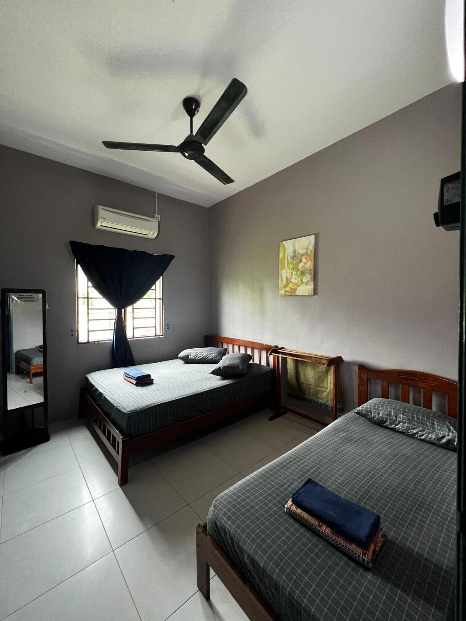 Taiping Homestay Husna Afina Exteriör bild